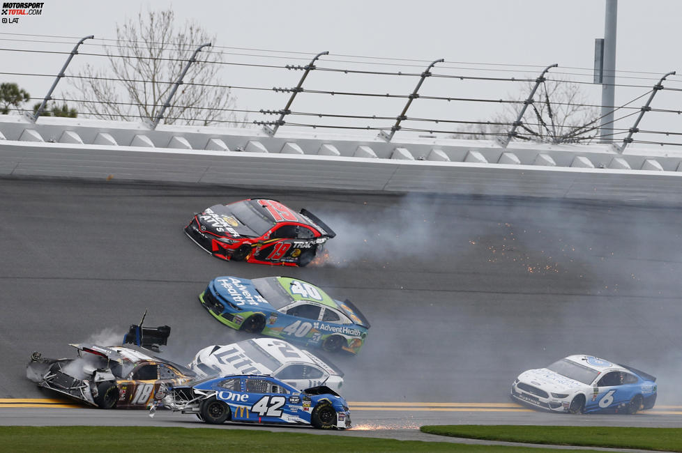 Big One: Massencrash beim Clash in Daytona