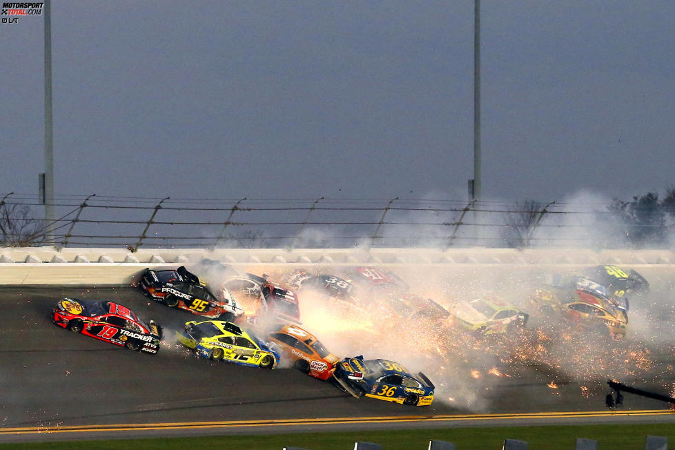 Big One: Massencrash beim Daytona 500