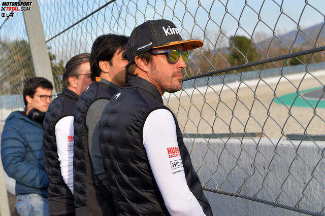 In der Formel 1 ist Fernando Alonso nur Zuschauer. Trotzdem hat er genug zu tun. Seine Engagements jetzt zum Durchklicken! In der Formel 1 ist Fernando Alonso nur Zuschauer. Trotzdem hat er genug zu tun. Seine Engagements jetzt zum Durchklicken!