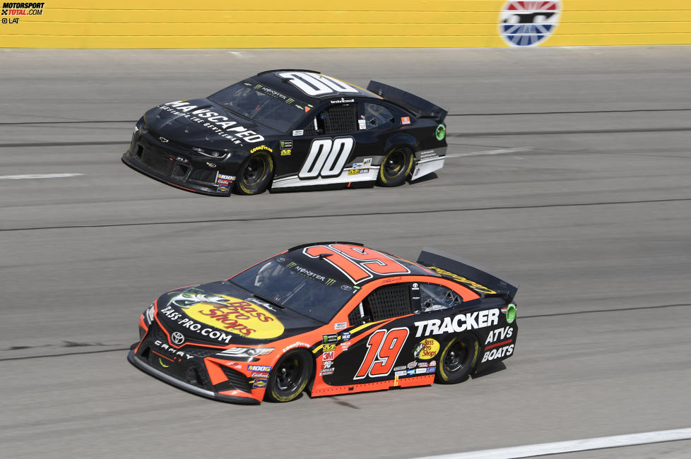 Martin Truex Jun. (Gibbs) und Landon Cassill 