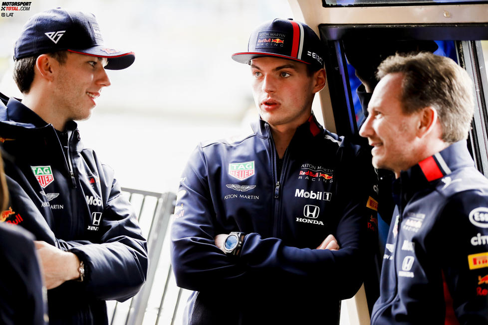 Pierre Gasly (Red Bull), Max Verstappen (Red Bull) und Christian Horner 