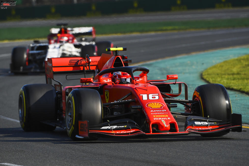 Charles Leclerc (Ferrari) und Kimi Räikkönen (Alfa Romeo) 