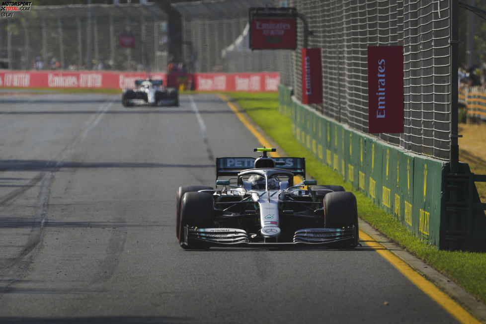 Valtteri Bottas (Mercedes) und Lewis Hamilton (Mercedes) 