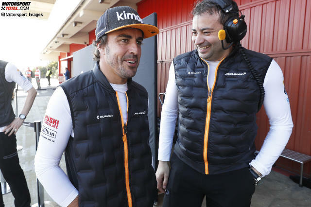 Fernando Alonso wird bereits in Bahrain wieder in ein Formel-1-Auto einsteigen. Er ist aber nicht der einzige Pilot, der einem Test nach Karriereende nicht widerstehen kann, wie unsere Fotostrecke nachfolgend beweist ... Fernando Alonso wird bereits in Bahrain wieder in ein Formel-1-Auto einsteigen. Er ist aber nicht der einzige Pilot, der einem Test nach Karriereende nicht widerstehen kann, wie unsere Fotostrecke nachfolgend beweist ...