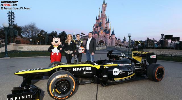 Anthoine Hubert startete für Renault die Roadshow im Disneyland Paris. Klick dich hier durch die weiteren Bilder der Veranstaltung.