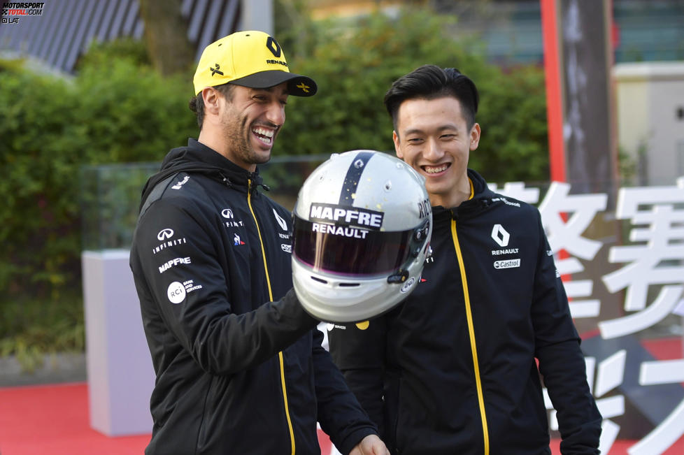 Daniel Ricciardo (Renault) und Guanyu Zhou 