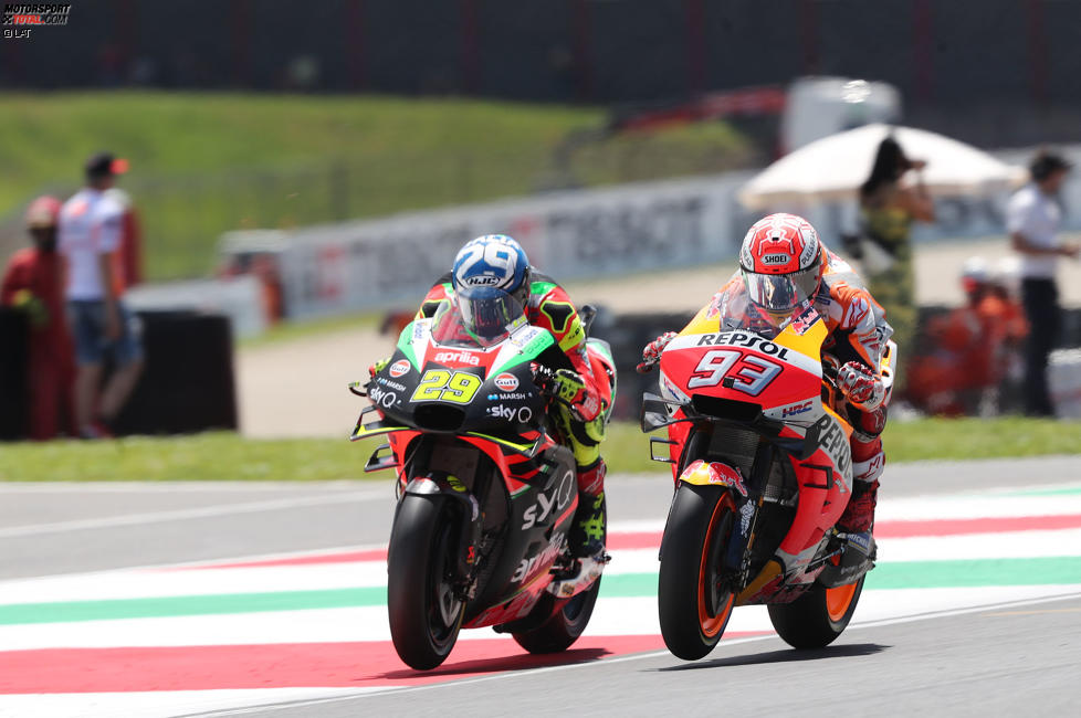 Andrea Iannone (Aprilia) und Marc Marquez (Honda) 