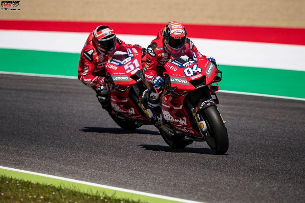 Andrea Dovizioso vor Michele Pirro 