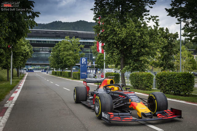 Der Red Bull RB15 startet heute in Spielberg zur großen Österreich-Tour.