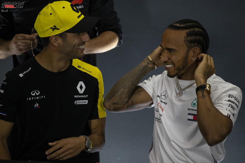 Daniel Ricciardo (Renault) und Lewis Hamilton (Mercedes) 