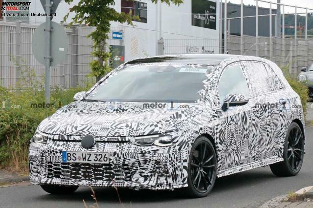Vw Golf 8 Gti 2020 Erlkonig Auch Der Gti Scheint Sich Treu Zu Bleiben