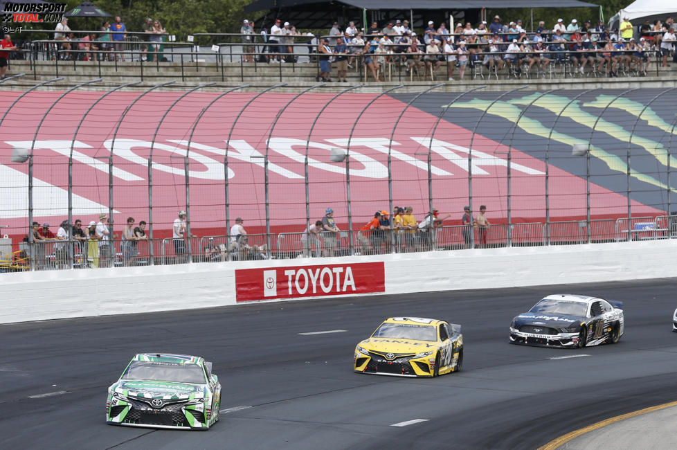 Kyle Busch (Gibbs), Erik Jones (Gibbs) und Aric Almirola (Stewart-Haas)