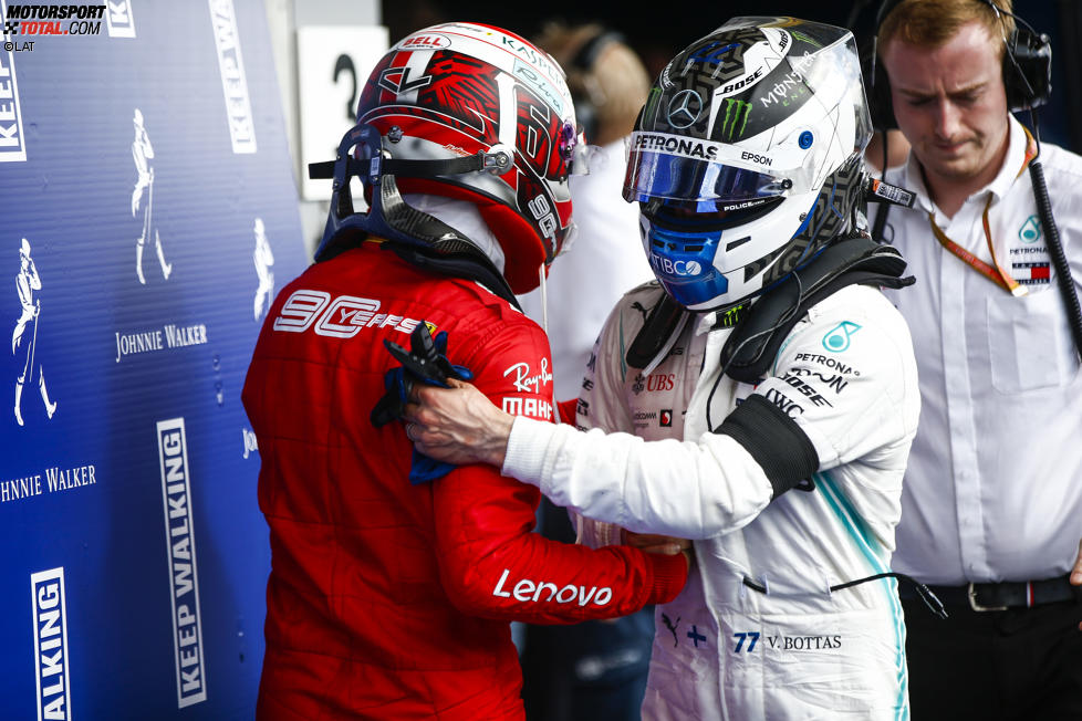 Charles Leclerc (Ferrari) und Valtteri Bottas (Mercedes) 