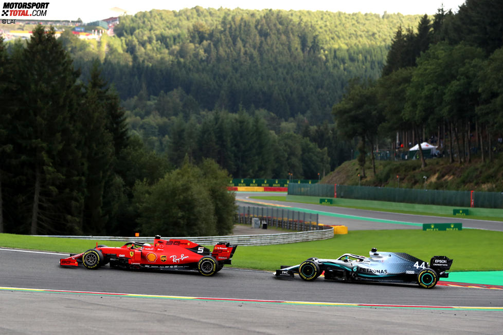 Sebastian Vettel (Ferrari) und Lewis Hamilton (Mercedes) 