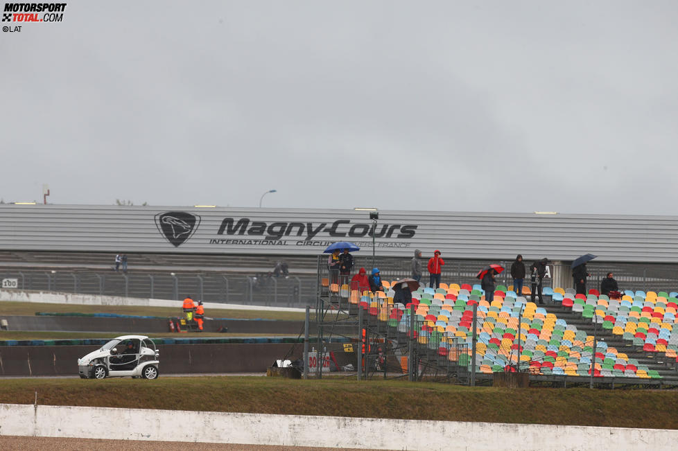 Fans in Magny-Cours
