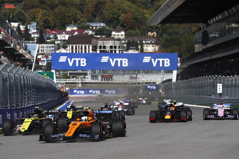 Lando Norris (McLaren), Nico Hülkenberg (Renault), Daniil Kwjat (Toro Rosso), Max Verstappen (Red Bull) und Sergio Perez (Racing Point) 