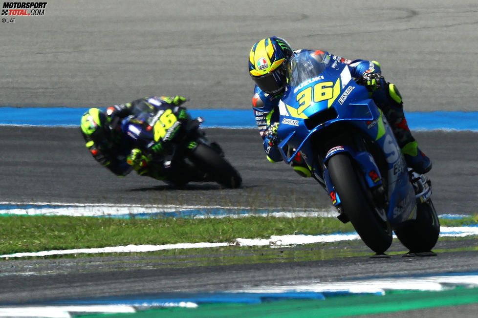 Joan Mir vor Valentino Rossi 