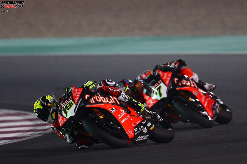 Alvaro Bautista vor Chaz Davies