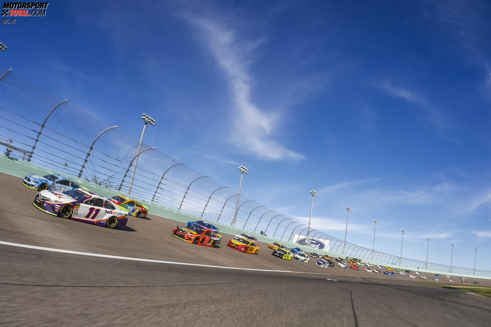 Pace-Laps zum NASCAR-Finale 2019 in Homestead mit den vier Finalteilnehmern vorn