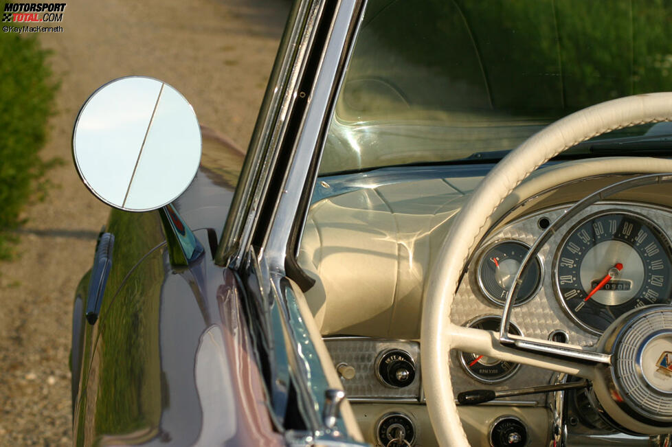 1957 Ford Thunderbird in Originalfarbe Sunset Coral