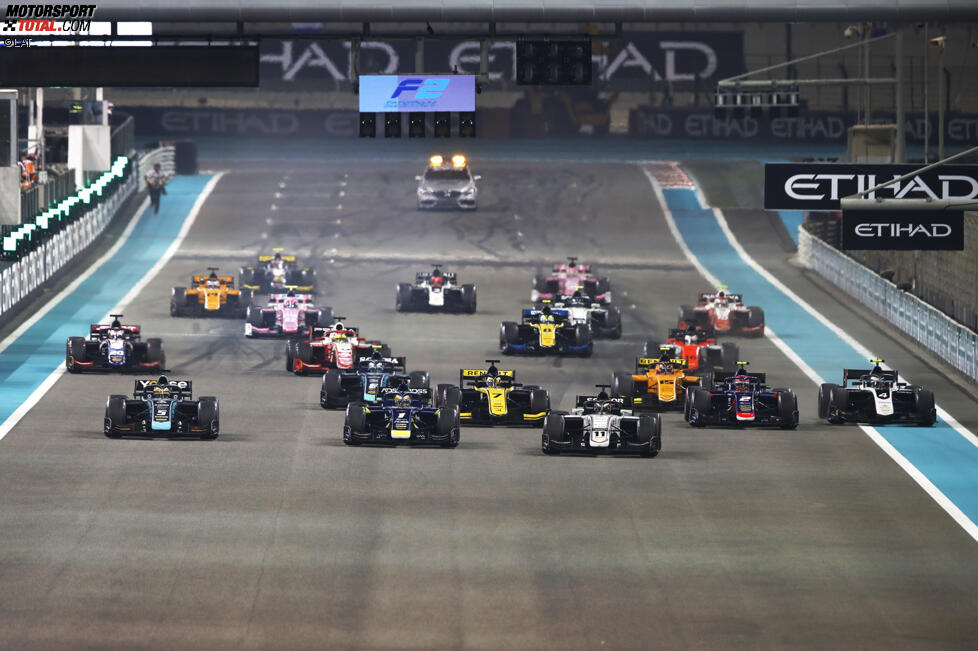 Start zum Formel-2-Hauptrennen in Abu Dhabi 2019