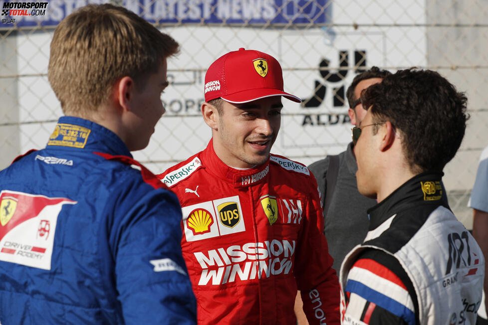 Nyck de Vries, Lewis Hamilton und Charles Leclerc 