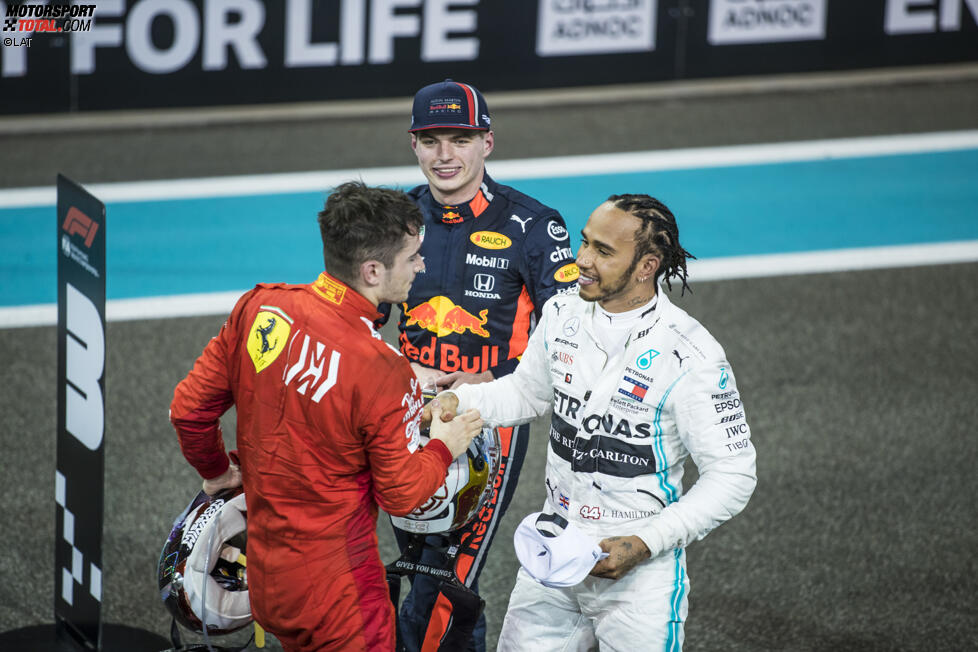 Charles Leclerc (Ferrari) und Lewis Hamilton (Mercedes) 