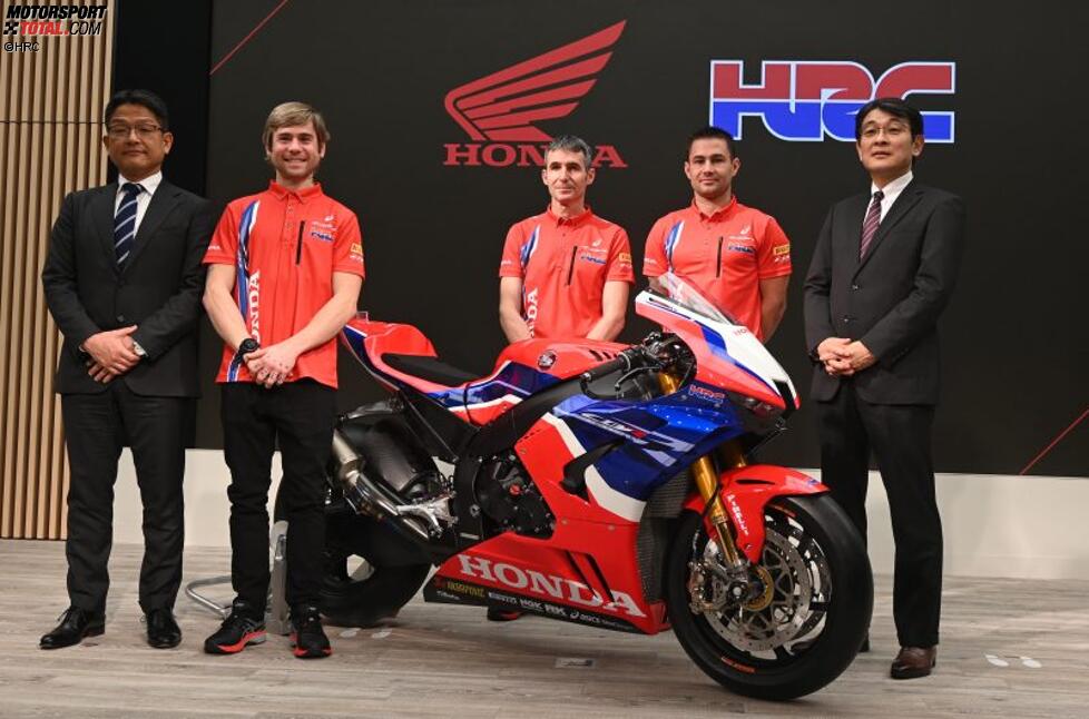 Yoshishige Nomura (HRC-Präsident), Alvaro Bautista, Jaume Colom (Teammanager), Leon Haslam und Noriaki Abe (Honda-Manager)