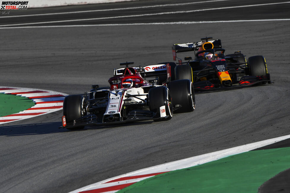 Kimi Räikkönen (Alfa Romeo) und Max Verstappen (Red Bull) 