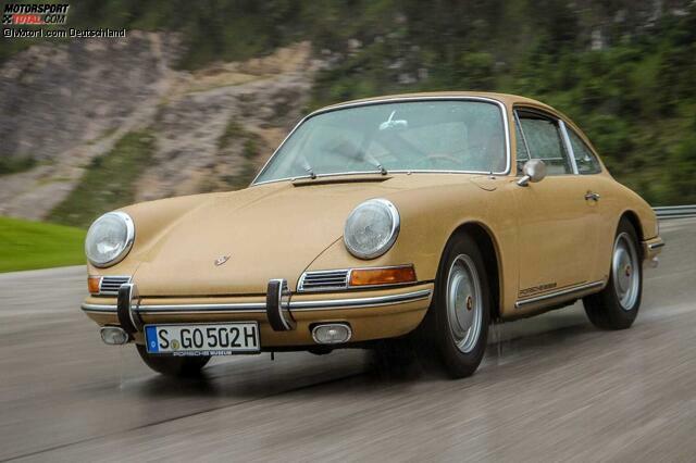 Porsche 911 (1966) in Sandbeige Porsche 911 (1966) in Sandbeige
