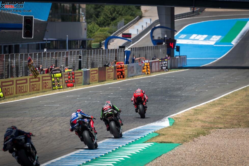 Scott Redding vor Jonathan Rea und Toprak Razgatlioglu