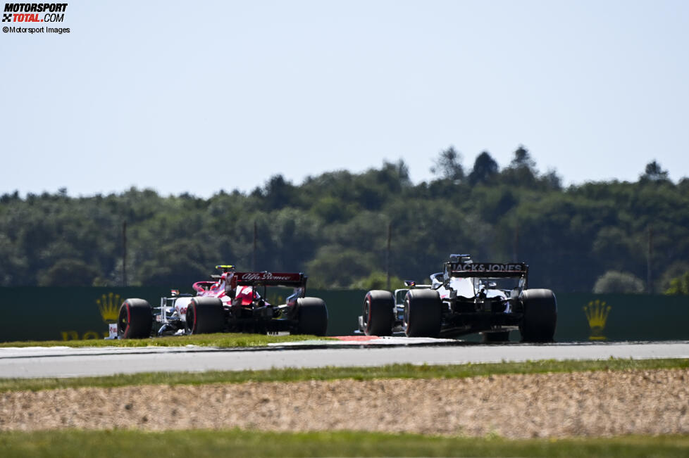 Robert Kubica und Romain Grosjean (Haas) 