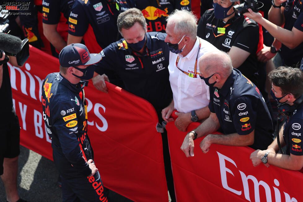 Max Verstappen (Red Bull), Christian Horner, Helmut Marko und Adrian Newey 