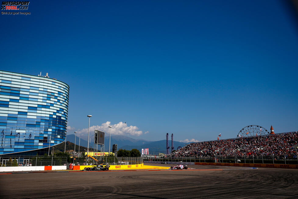 Daniel Ricciardo (Renault) und Sergio Perez (Racing Point) 