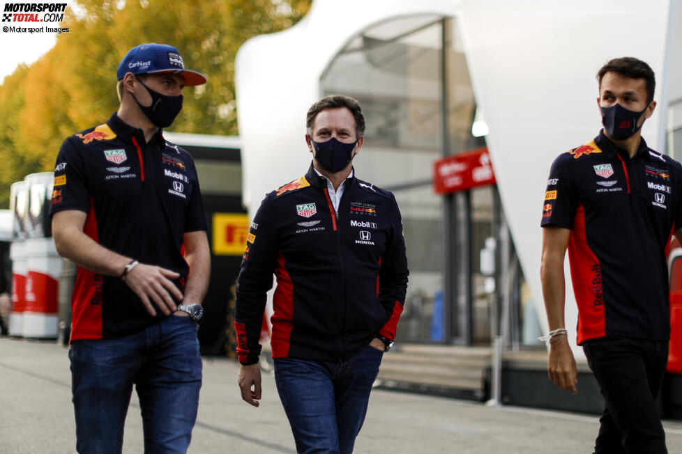 Max Verstappen (Red Bull), Christian Horner und Alexander Albon (Red Bull) 