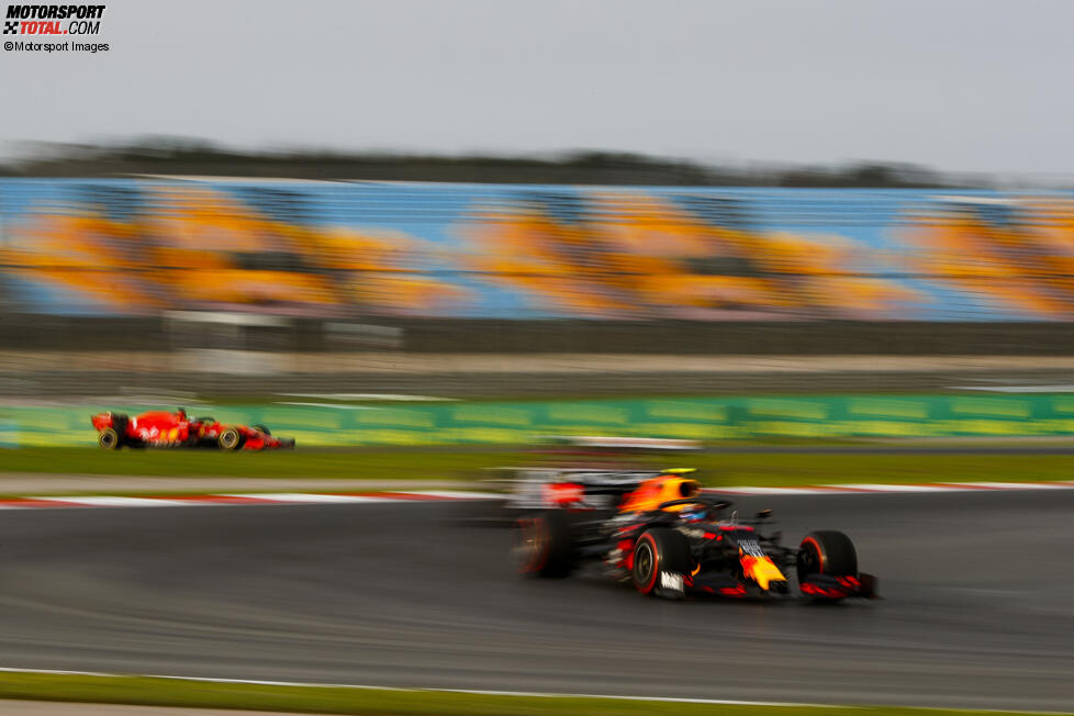 Alexander Albon (Red Bull) und Sebastian Vettel (Ferrari) 