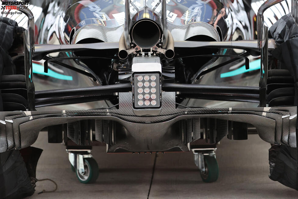 Mercedes W12: Diffusor