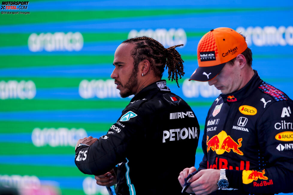 Lewis Hamilton (Mercedes) und Max Verstappen (Red Bull) 