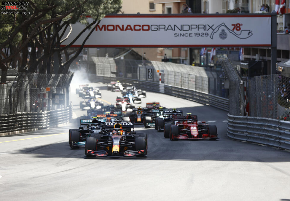 Max Verstappen (Red Bull), Valtteri Bottas (Mercedes) und Carlos Sainz (Ferrari) 