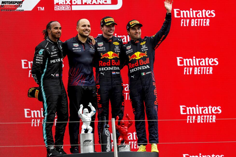 Lewis Hamilton (Mercedes), Max Verstappen (Red Bull) und Sergio Perez (Red Bull) 