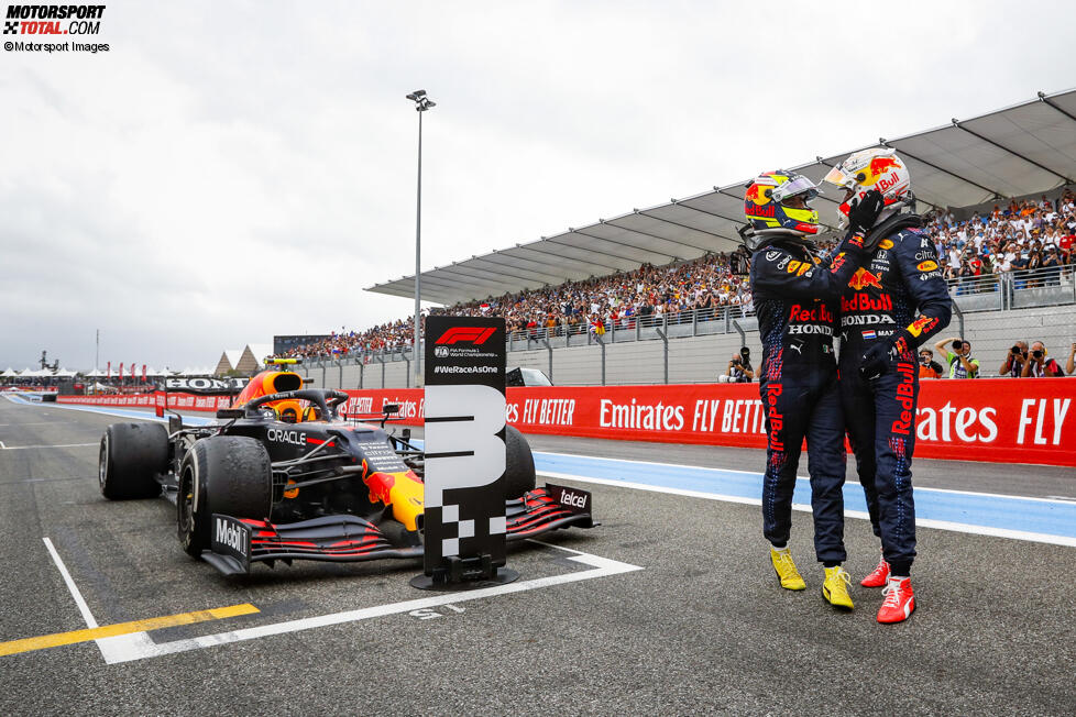 Max Verstappen (Red Bull) und Sergio Perez (Red Bull) 