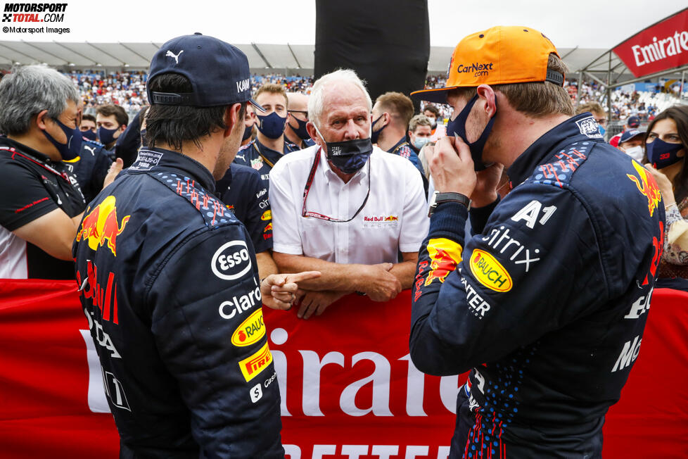 Sergio Perez (Red Bull), Helmut Marko und Max Verstappen (Red Bull) 