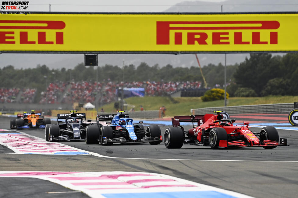 Carlos Sainz (Ferrari), Esteban Ocon (Alpine) und Pierre Gasly (AlphaTauri) 