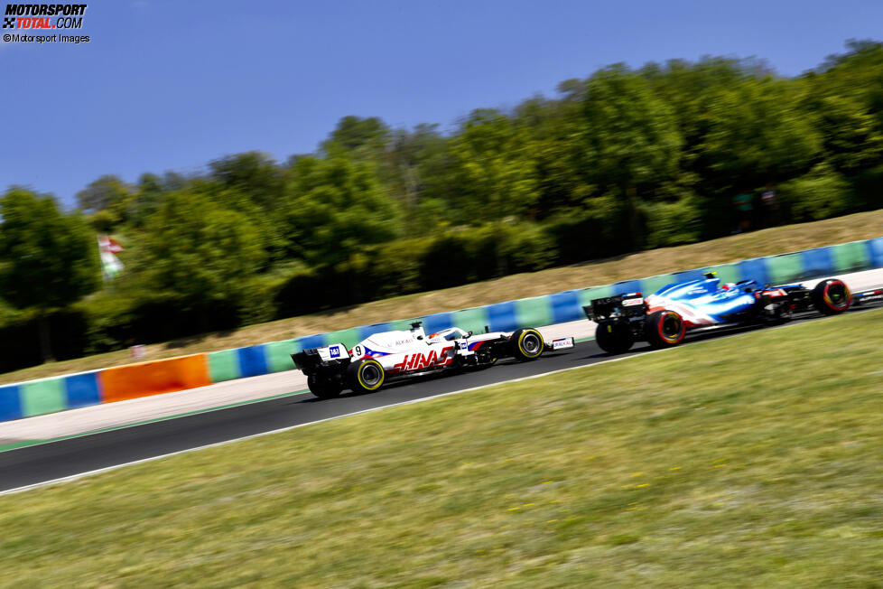 Esteban Ocon (Alpine) und Nikita Masepin (Haas) 