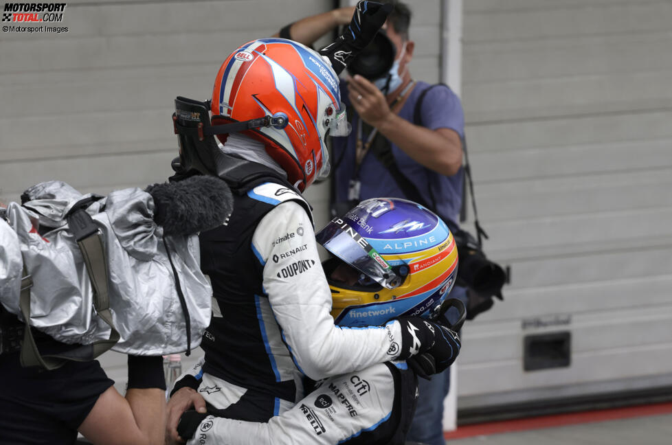 Fernando Alonso (Alpine) und Esteban Ocon (Alpine) 