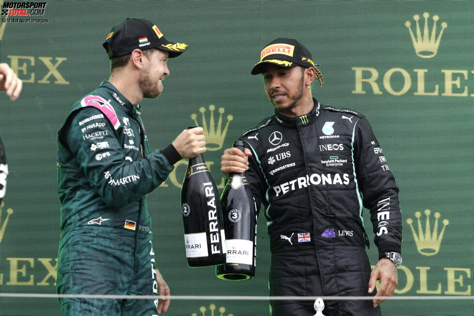 Sebastian Vettel (Aston Martin) und Lewis Hamilton (Mercedes) 