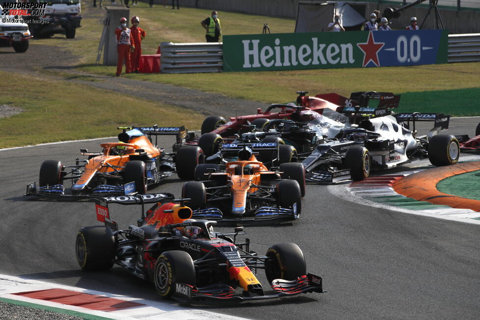 Max Verstappen (Red Bull), Daniel Ricciardo (McLaren), Lando Norris (McLaren) und Pierre Gasly (AlphaTauri) 