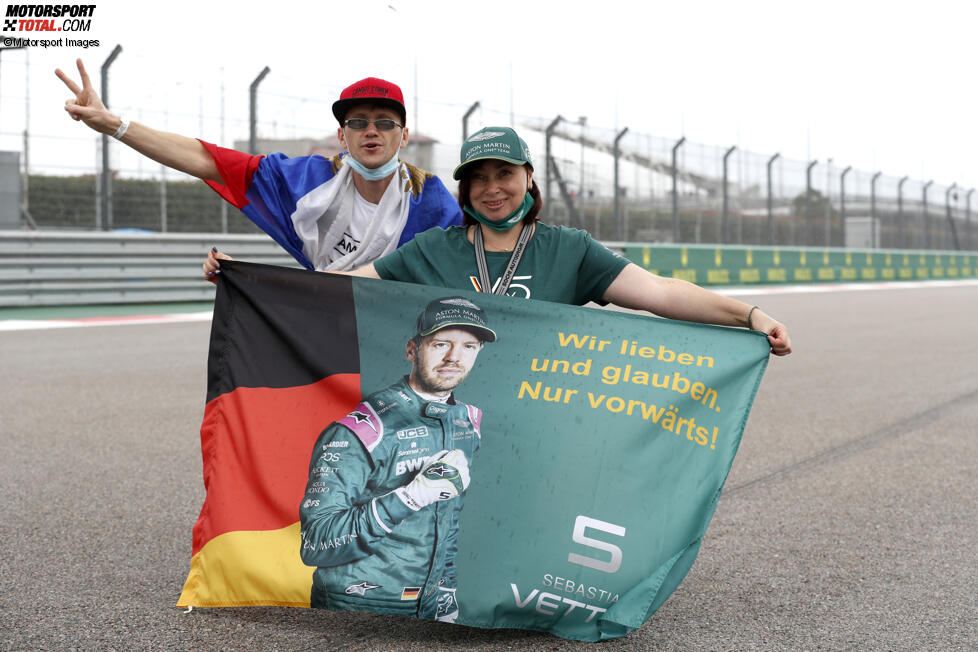 Fans von Sebastian Vettel (Aston Martin) 