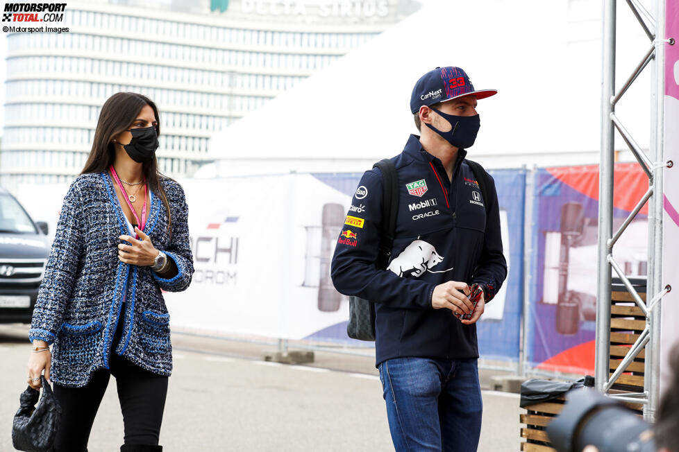 Max Verstappen (Red Bull) mit Lebensgefährtin Kelly Piquet