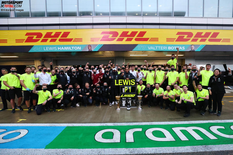 Valtteri Bottas (Mercedes) und Lewis Hamilton (Mercedes) 